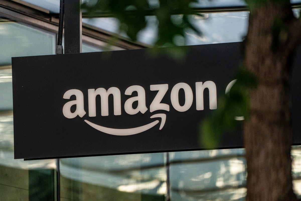 Amazon exec confirms corporate hiring freeze through end of year • ZebethMedia
