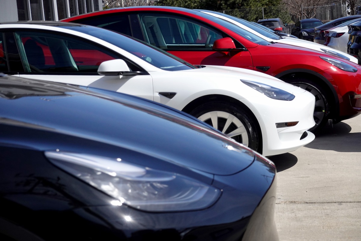 Tesla Q3 revenue falls short of expectations, while energy unit shows growth • ZebethMedia