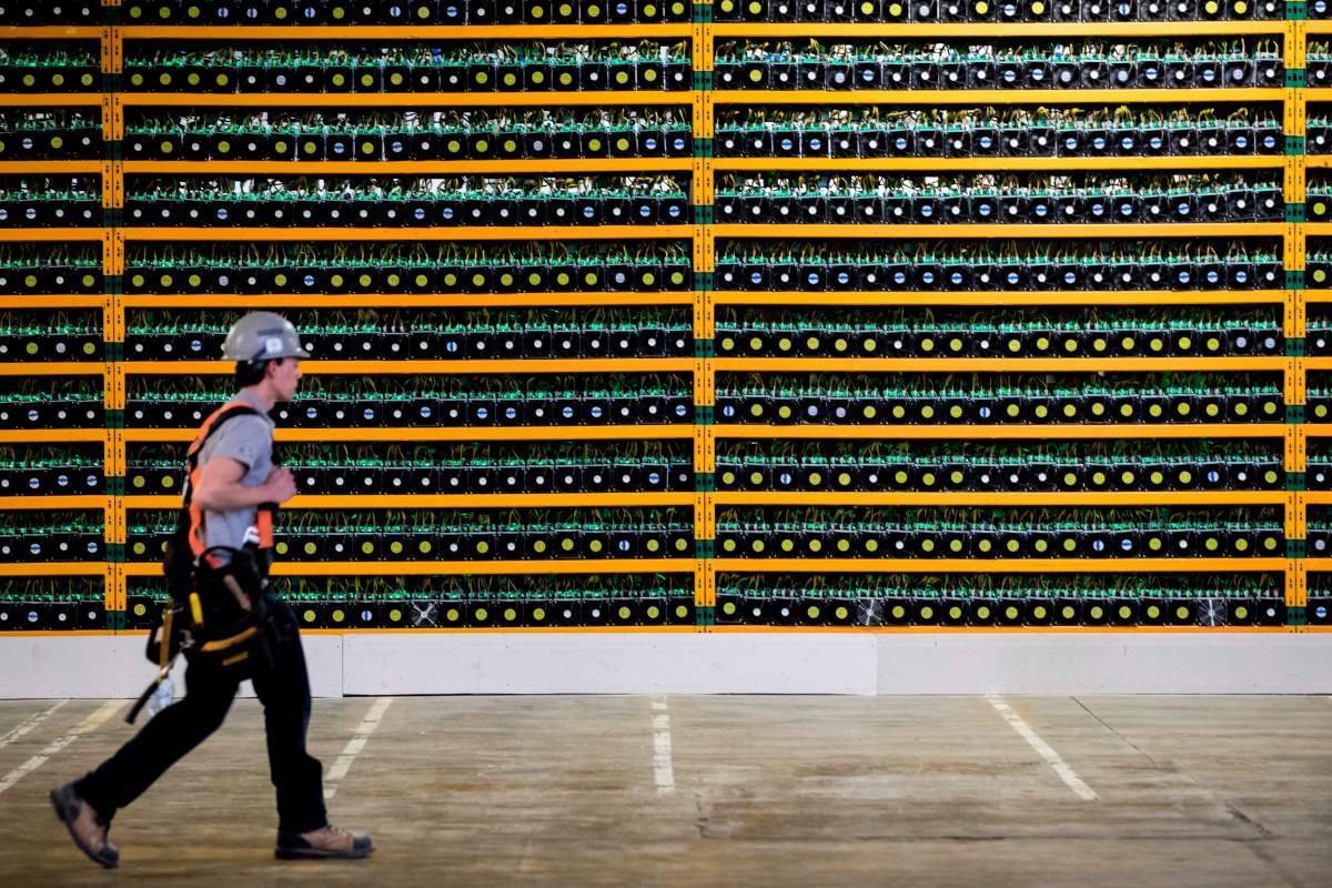 Bitcoin miners struggle as energy prices rise and hash prices fall • ZebethMedia