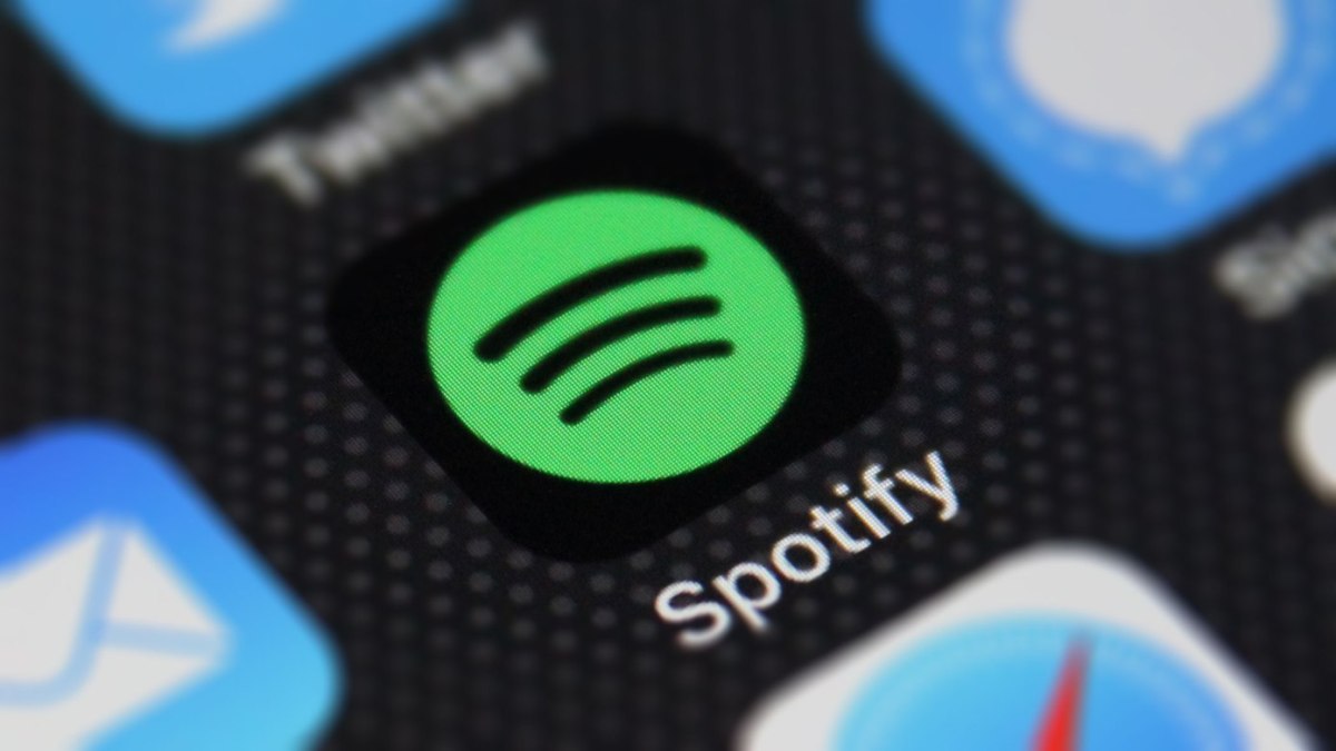 Spotify’s video podcast publishing tools expand to creators worldwide • ZebethMedia