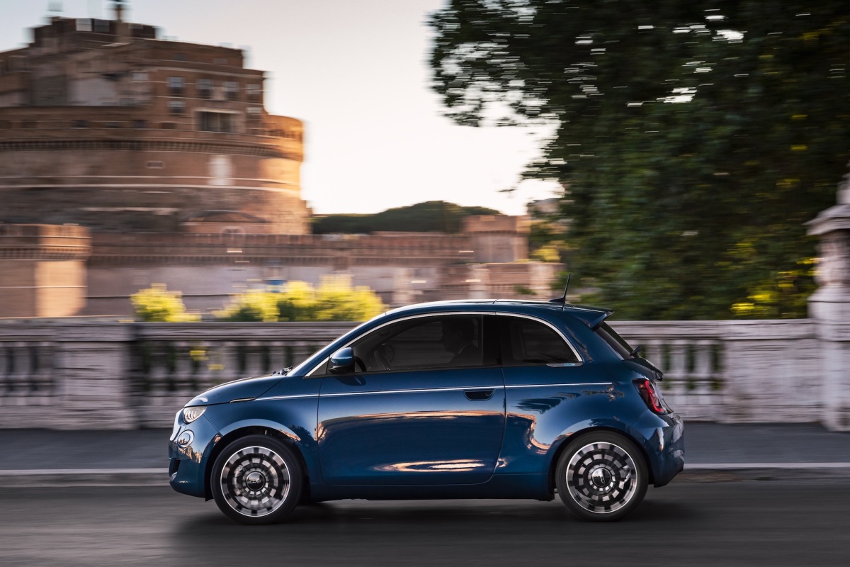Stellantis is bringing its new all-electric Fiat 500e to North America in early 2024 • ZebethMedia