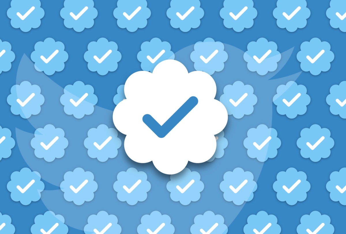 Fake Twitter accounts flock to blue check mark chaos • ZebethMedia
